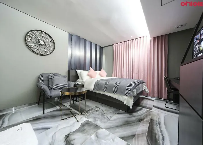 Hotel The Post 2*